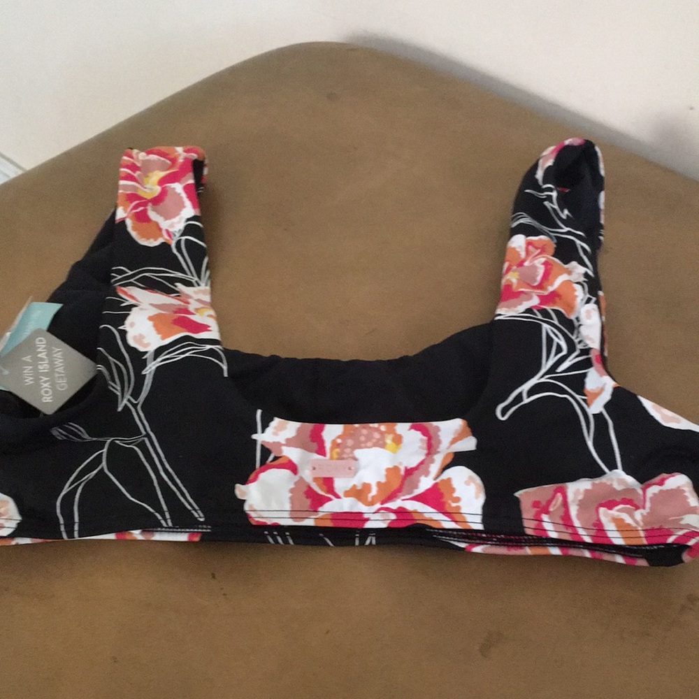 Brand New Roxy Swim - Picture 2 of 5